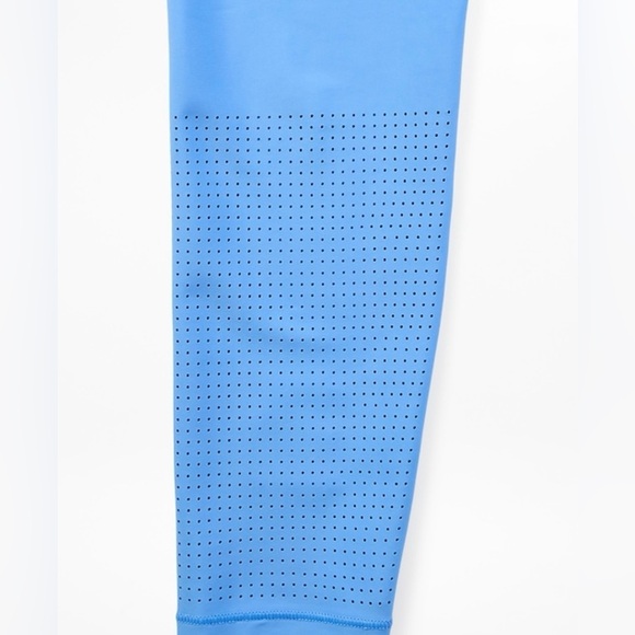 NWT Athleta Interval High Rise Perforated Legging Cornflower Size M - Picture 4 of 12